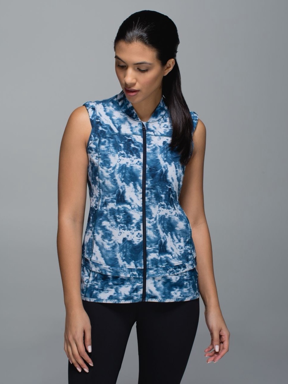 Lululemon Light Speed Vest
Sea Side Silver Fox Alberta Lake (124)
